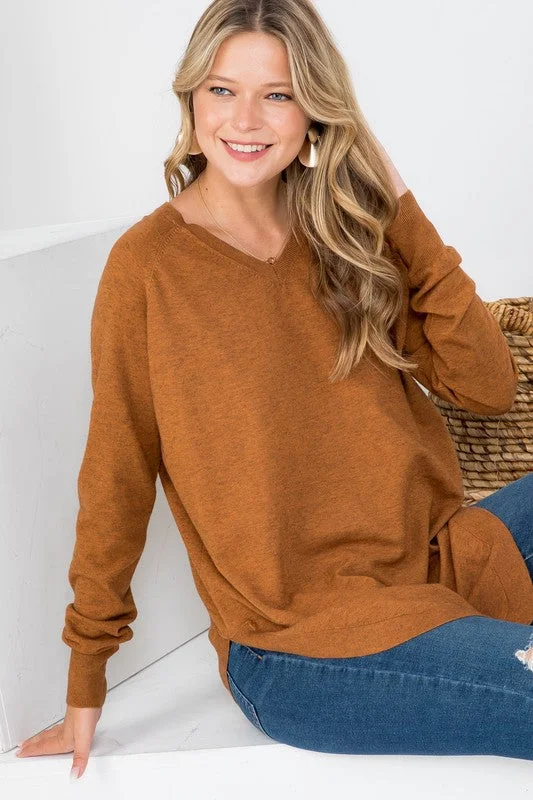 ROUND HEMLINE V-NECK PULLOVER